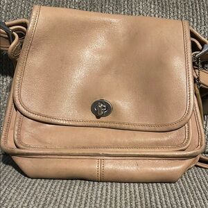 Vintage 90’s Coach Tan Crossbody Rambler 9061